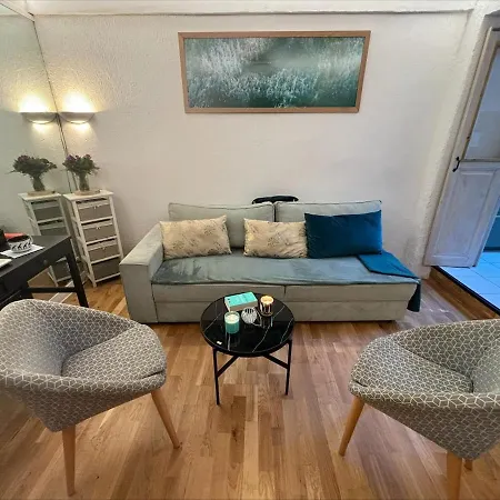 Confort, Halles Et A Pied Centre