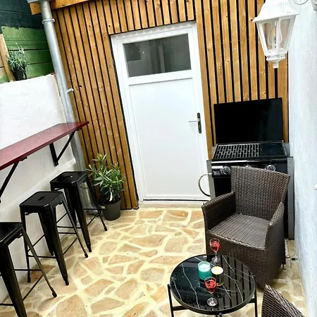 Confort, Halles Et A Pied Centre Apartamento *