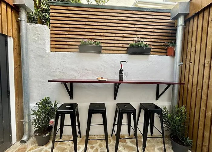 Confort, Halles Et A Pied Centre Apartman *