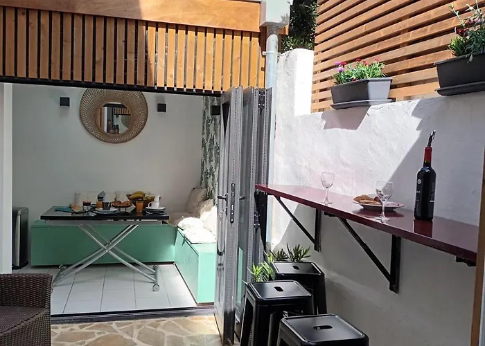 Confort, Halles Et A Pied Centre *